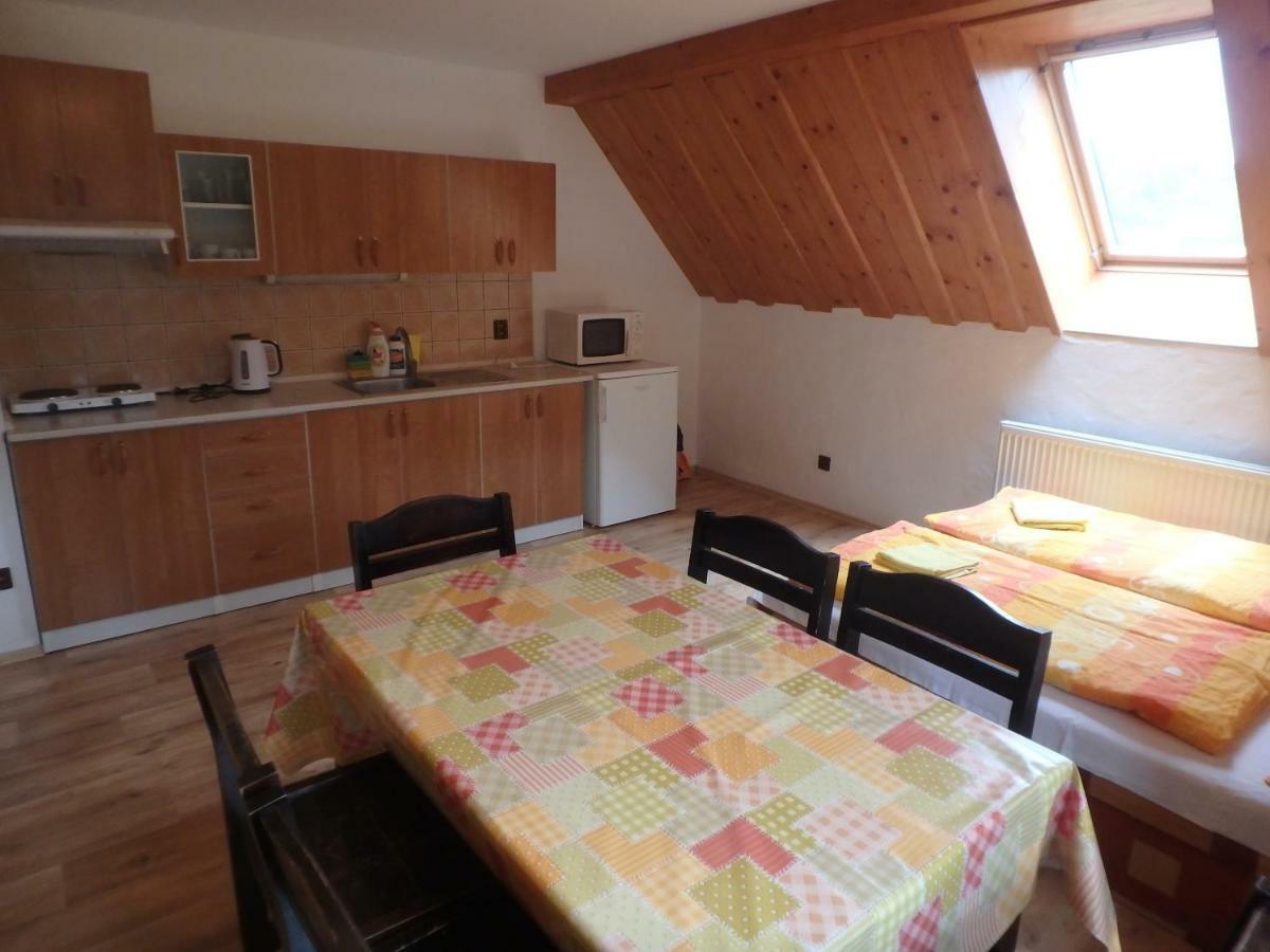 Apartments Vecernik Rokytnice 로끼뜨니쩨나드이제로우 외부 사진